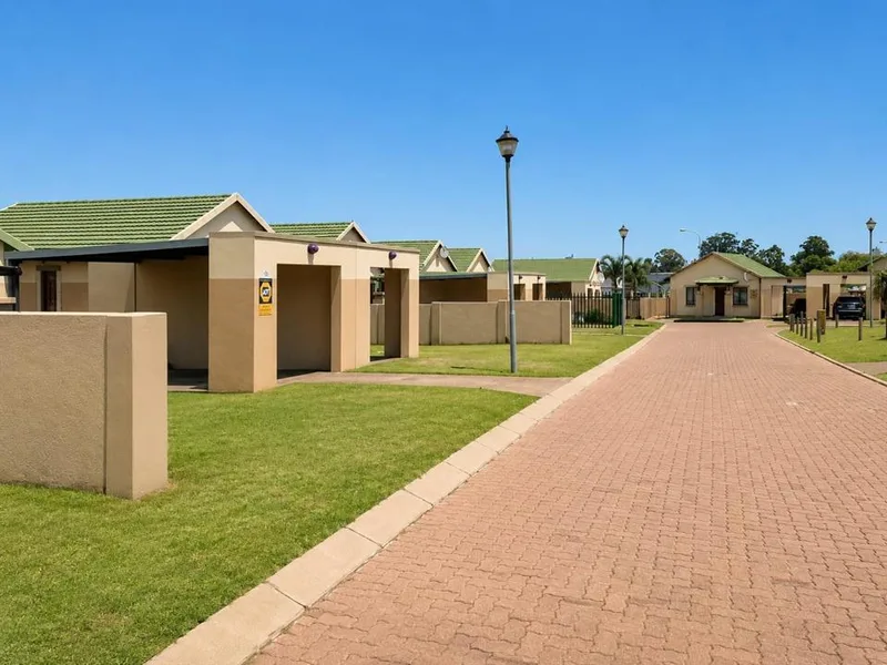 3 Bedroom Townhouse for sale in Tasbet Park Ext 1