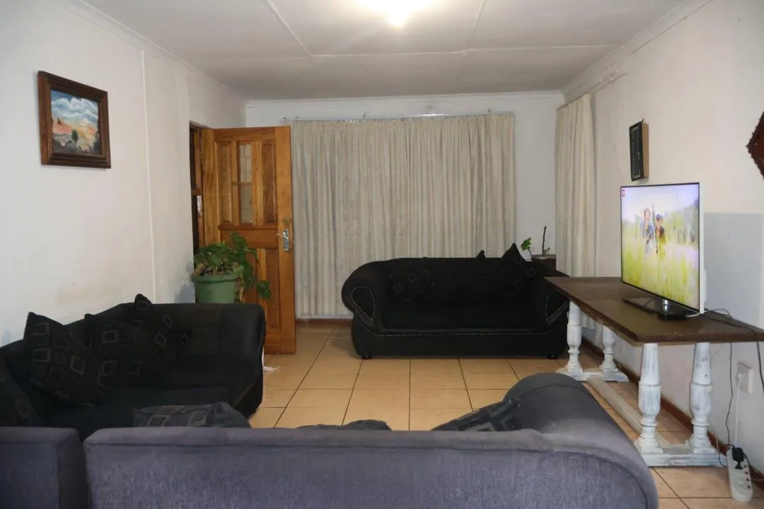 3 Bedroom House for sale in Tlhabane West