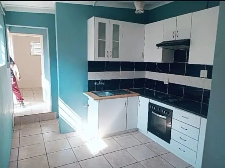 1 Bedroom House to rent in Lombardy East