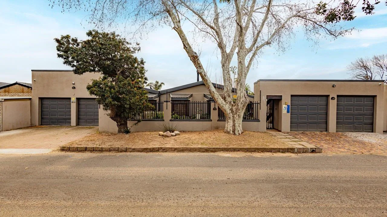 4 Bedroom House for sale in The Palms