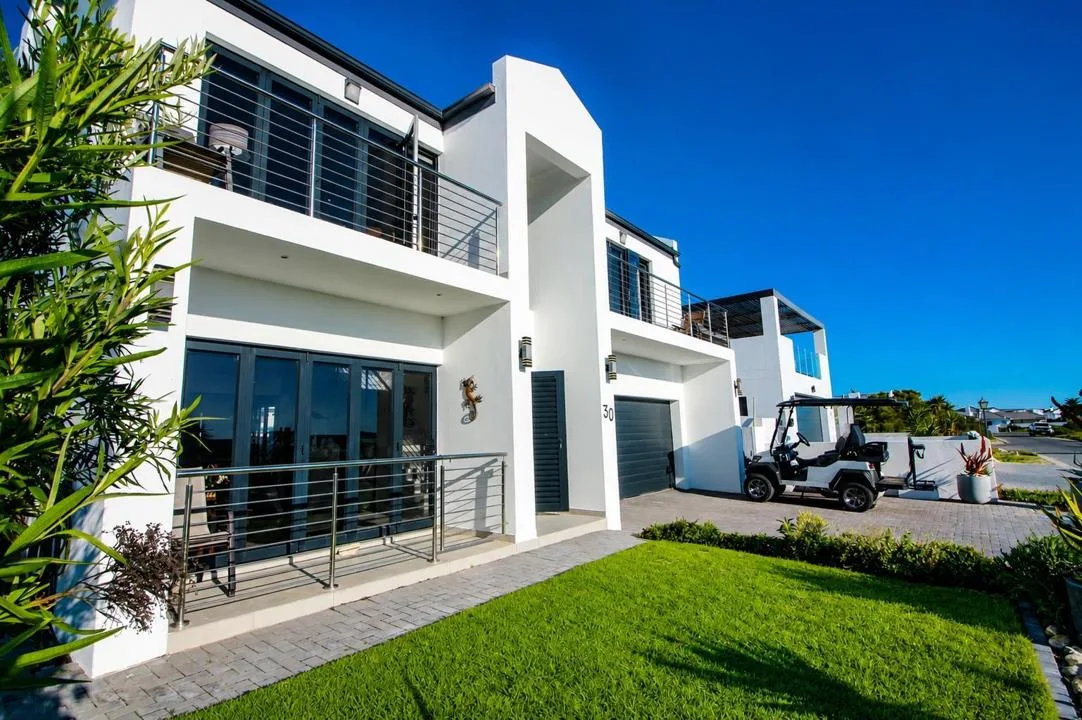 4 Bedroom House for sale in Shelley Point