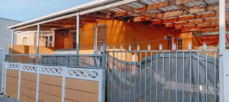 2 Bedroom House for sale in Tafelsig