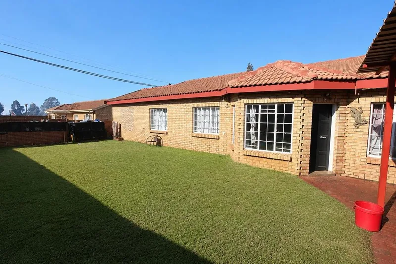 3 Bedroom House for sale in Reyno Ridge