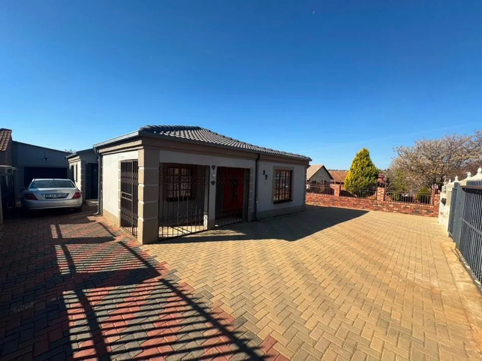 3 Bedroom House for sale in Mohadin
