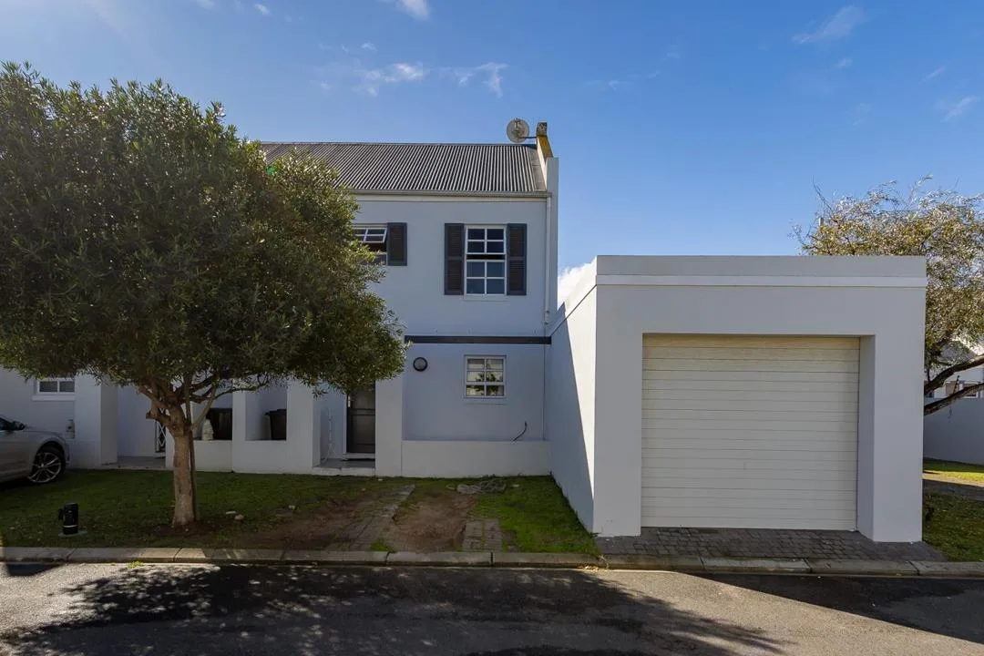 3 Bedroom House for sale in Nuutgevonden
