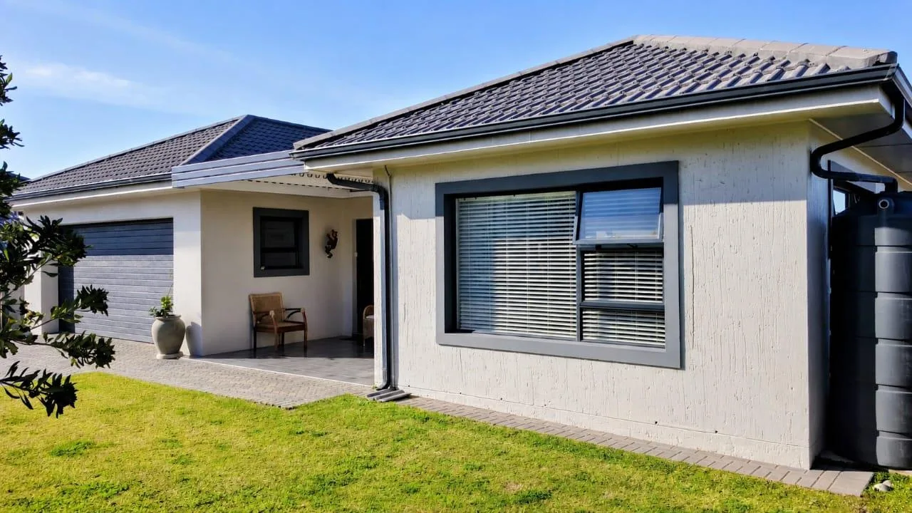 3 Bedroom House for sale in Diaz Beach