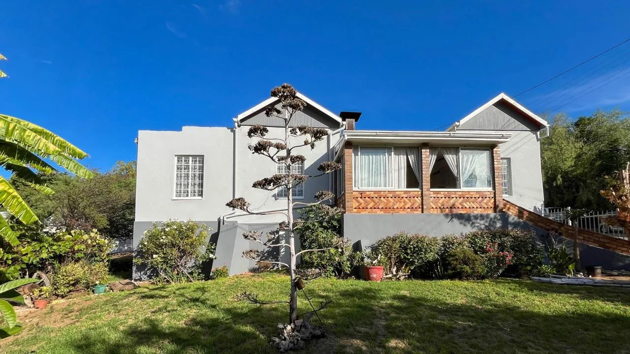 5 Bedroom House for sale in De Rust