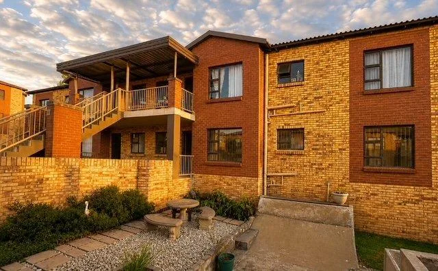 3 Bedroom Townhouse for sale in Shellyvale