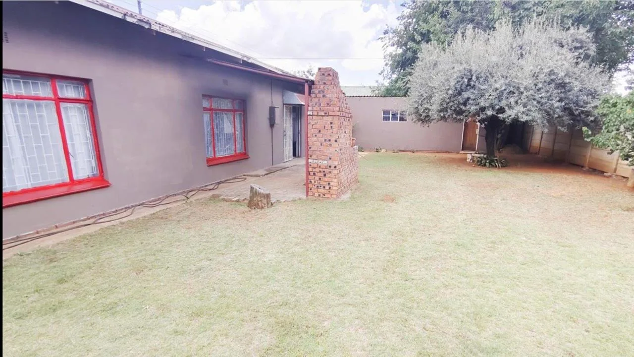 3 Bedroom House for sale in Petrusburg