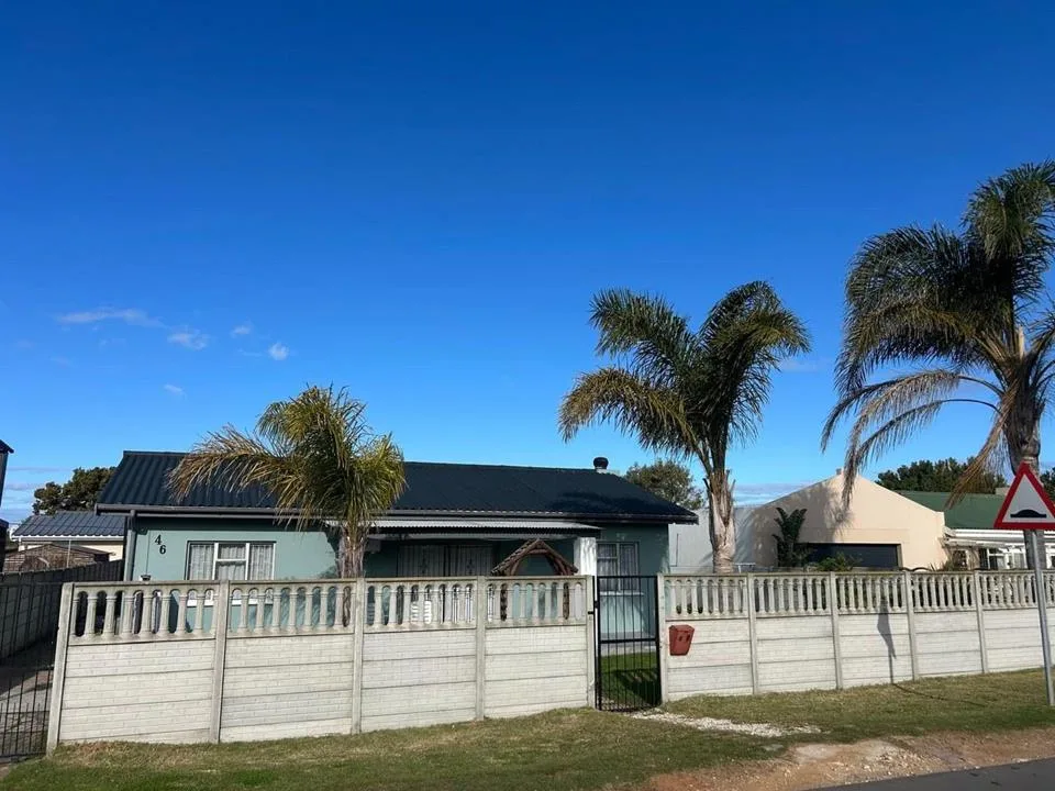 3 Bedroom House for sale in Sandbaai