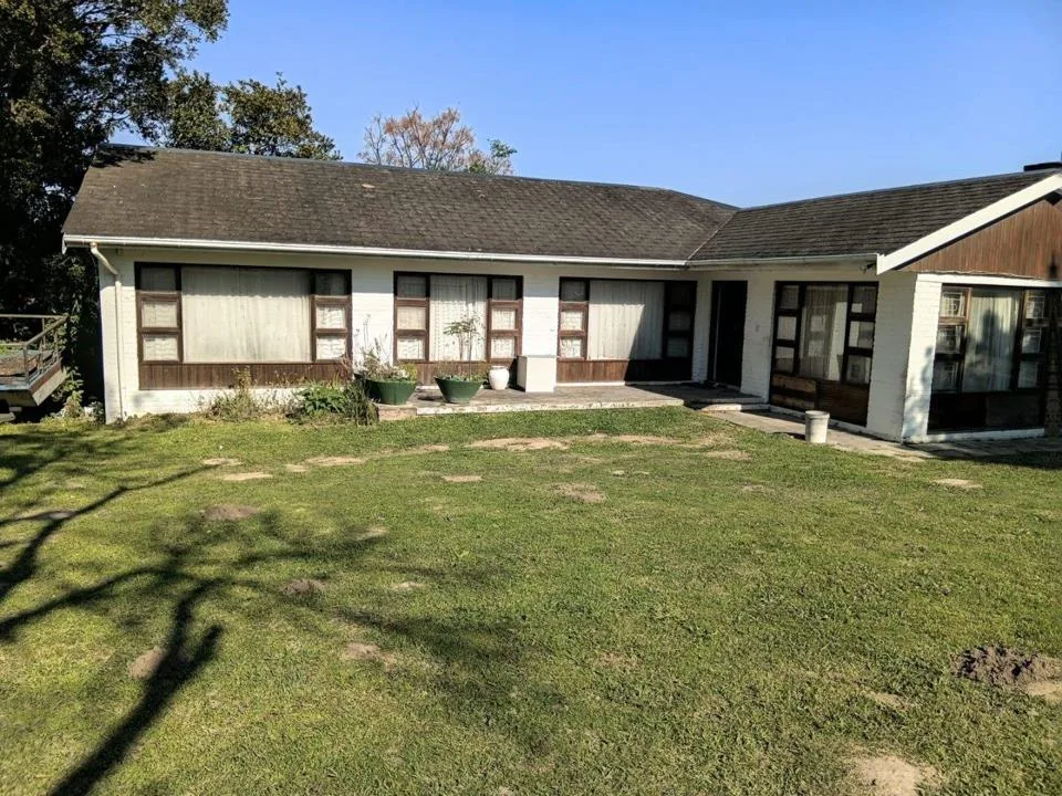 4 Bedroom House for sale in Amalinda