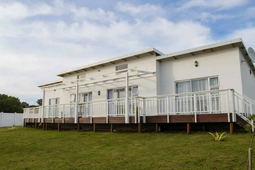 3 Bedroom House for sale in Kaysers Beach