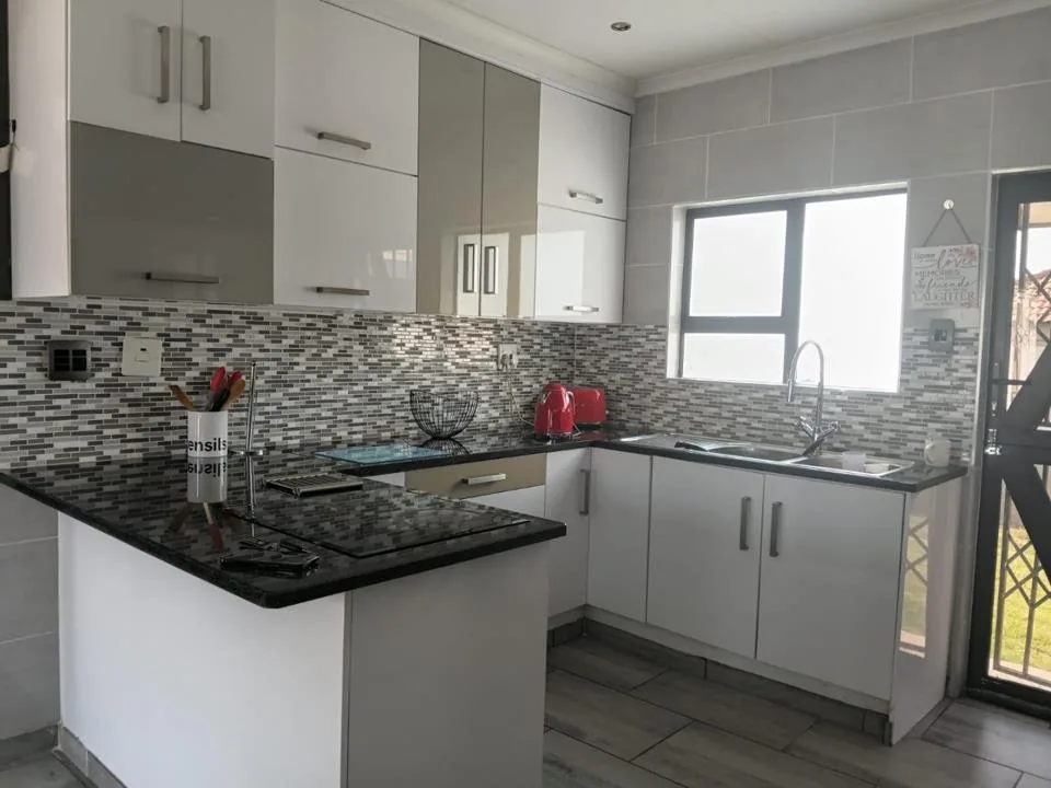 4 Bedroom Townhouse to rent in Jackaroo AH