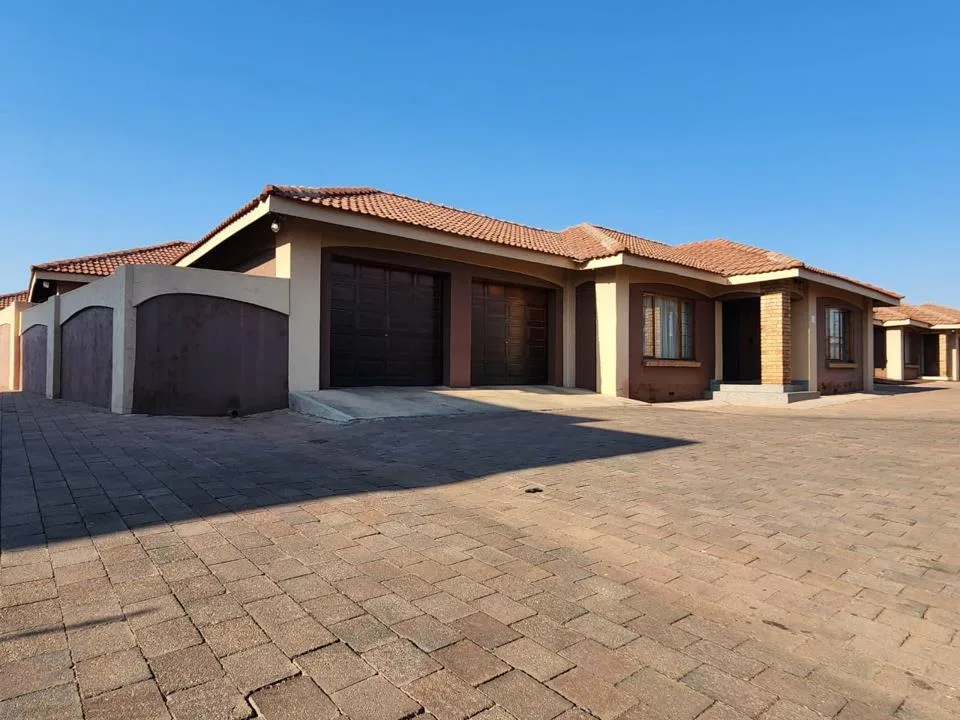 3 Bedroom Townhouse for sale in Bendor