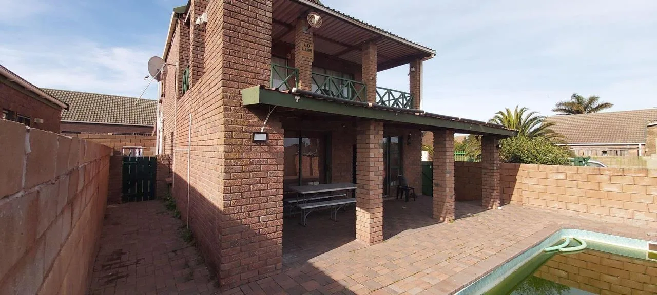 3 Bedroom House for sale in Vredenburg