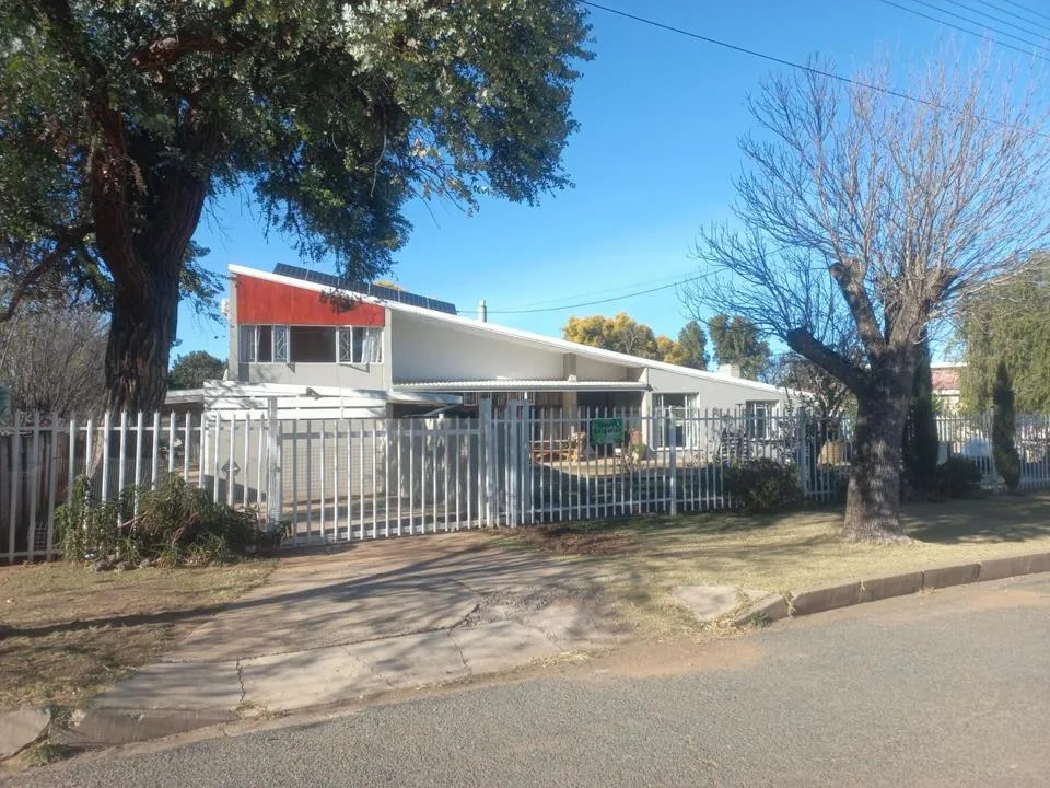 6 Bedroom House for sale in Bergsig