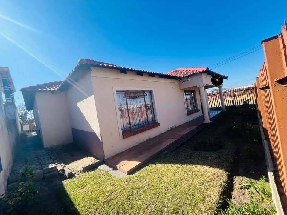 3 Bedroom House for sale in Zamdela