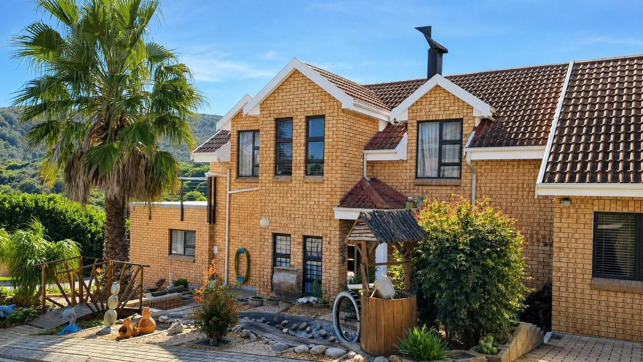 3 Bedroom House for sale in Groot Brakrivier Rural