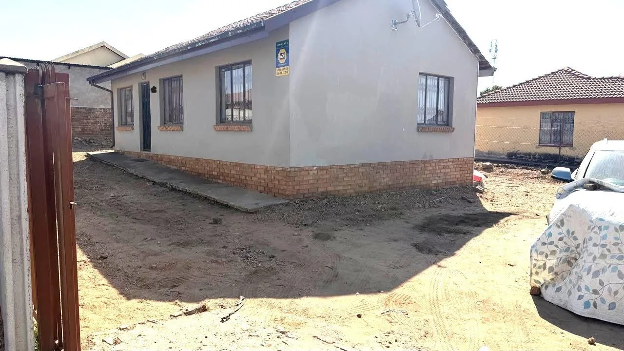 3 Bedroom House for sale in Emdo Park