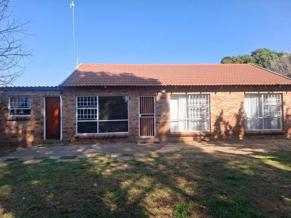 3 Bedroom Townhouse for sale in Universitas