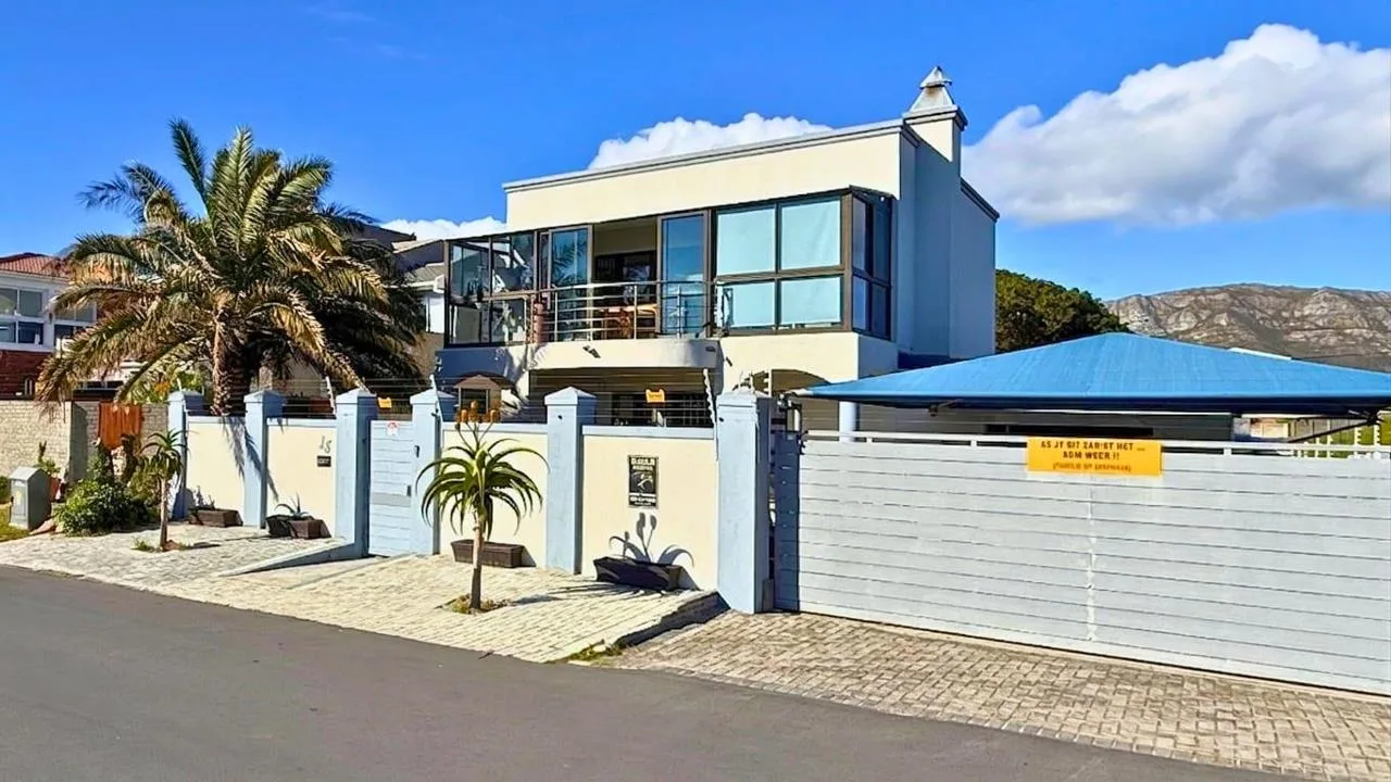3 Bedroom House for sale in De Kelders