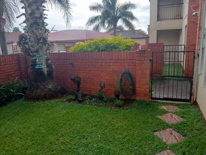 2 Bedroom Townhouse to rent in Montana