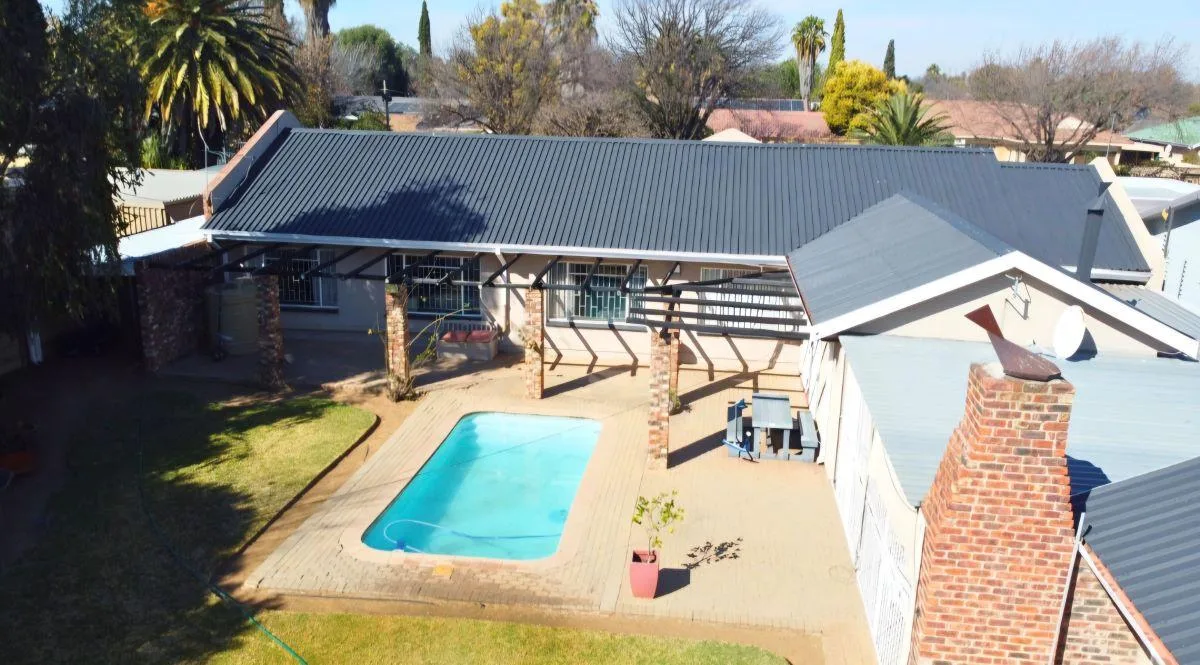 5 Bedroom House for sale in Jan Cilliers Park