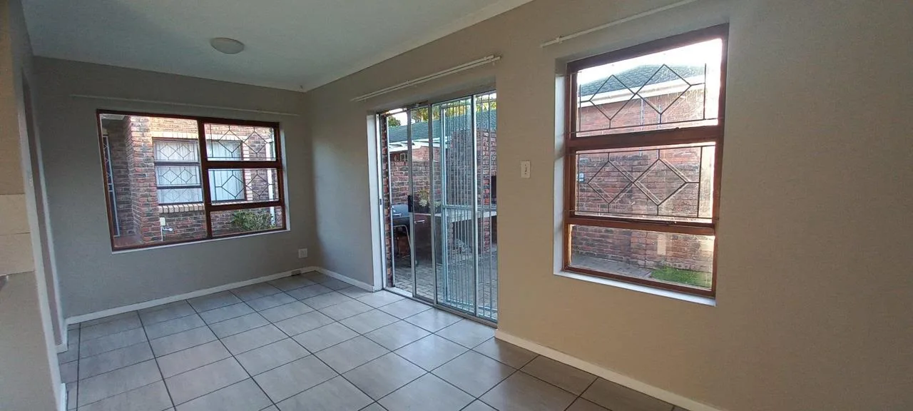 2 Bedroom Townhouse to rent in Lorraine