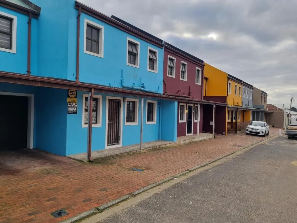 3 Bedroom House for sale in Wynberg