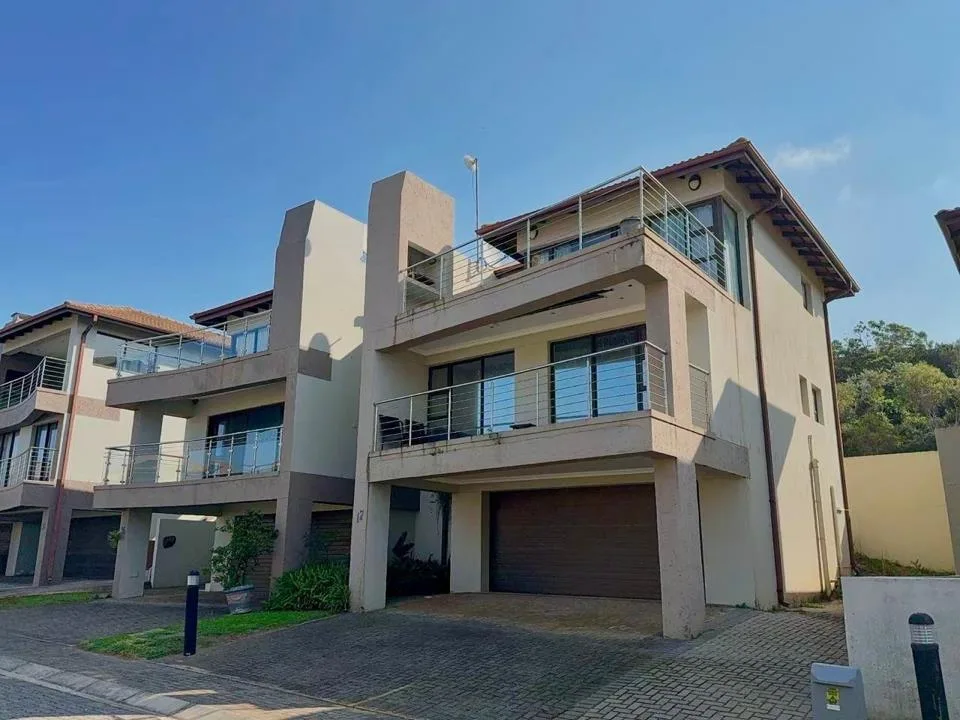 3 Bedroom House for sale in Winterstrand
