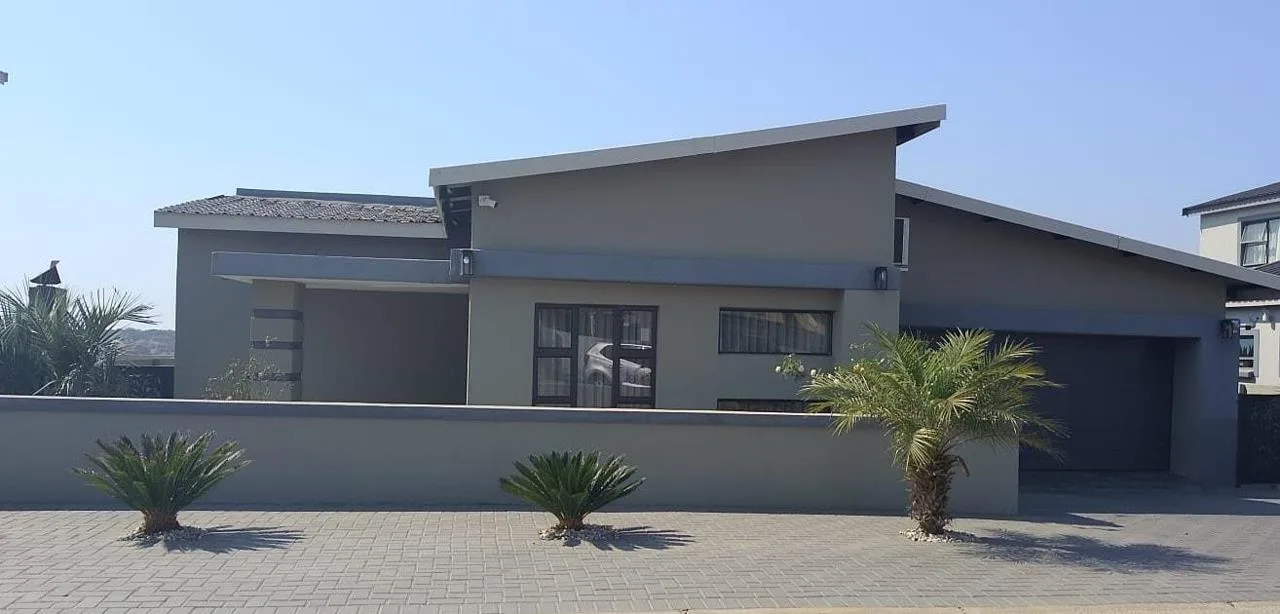 House for sale in Woodhill Estate