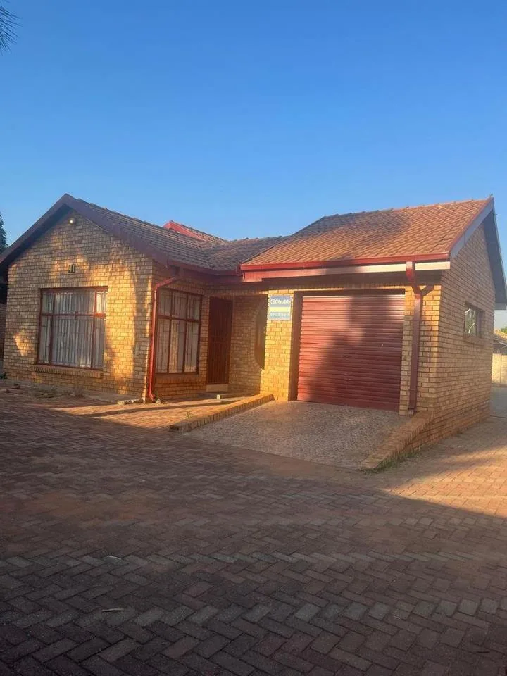 3 Bedroom House for sale in Flora Park