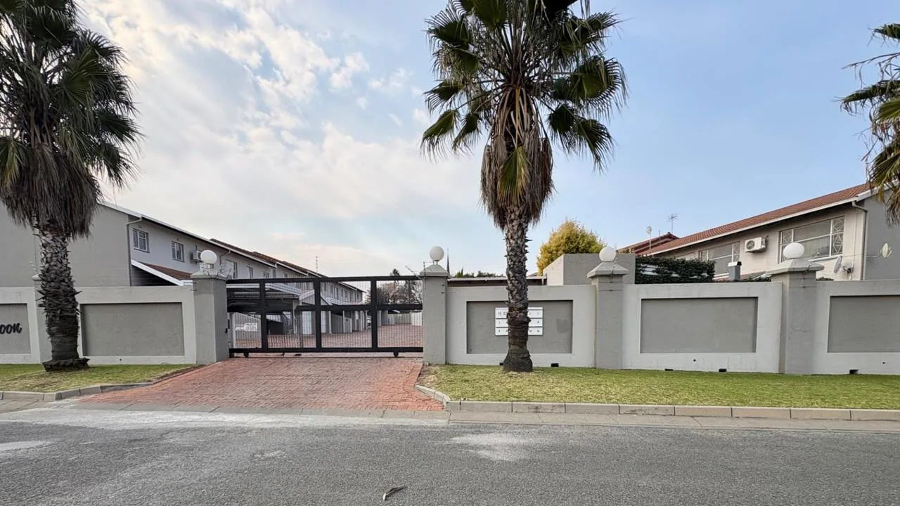 3 Bedroom Apartment / flat for sale in Kroonheuwel