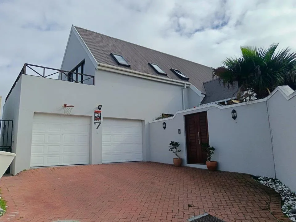 4 Bedroom House for sale in West Beach