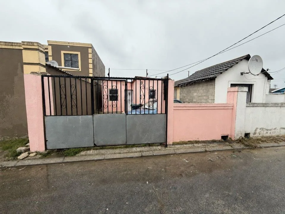 2 Bedroom House for sale in Mfuleni