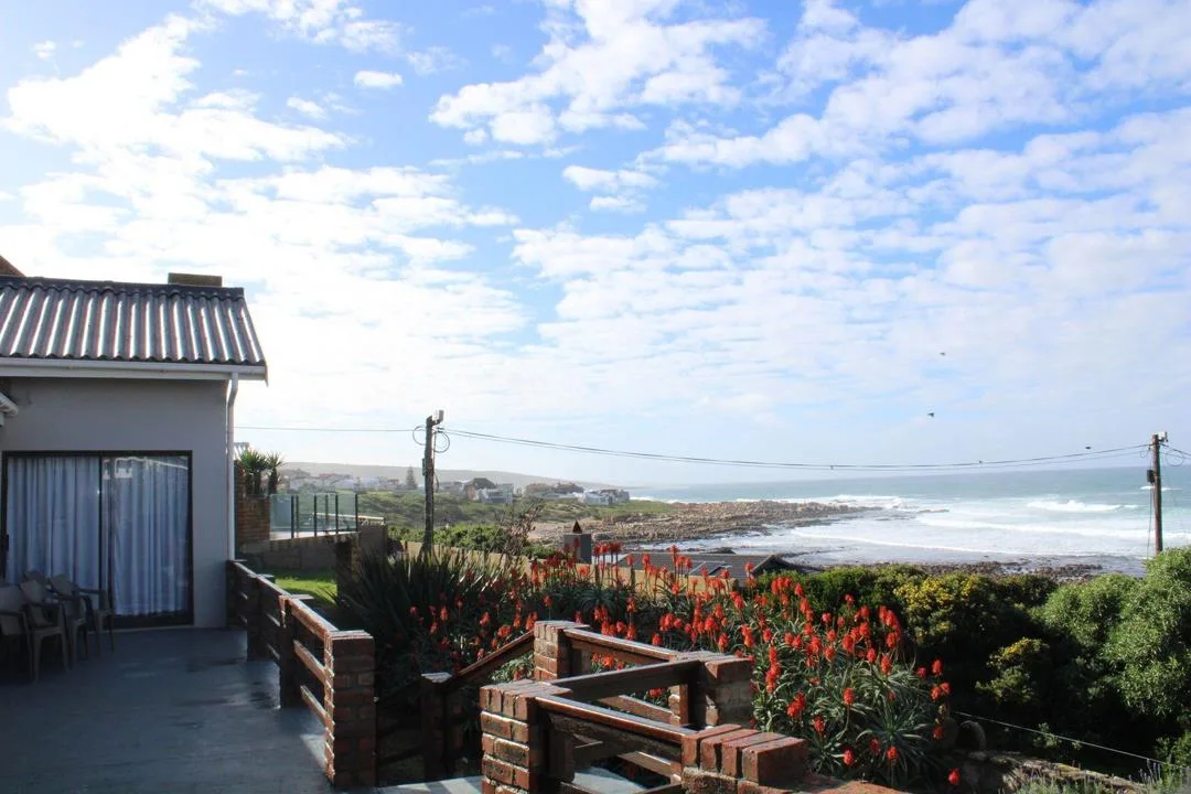 4 Bedroom House on auction in Jongensfontein