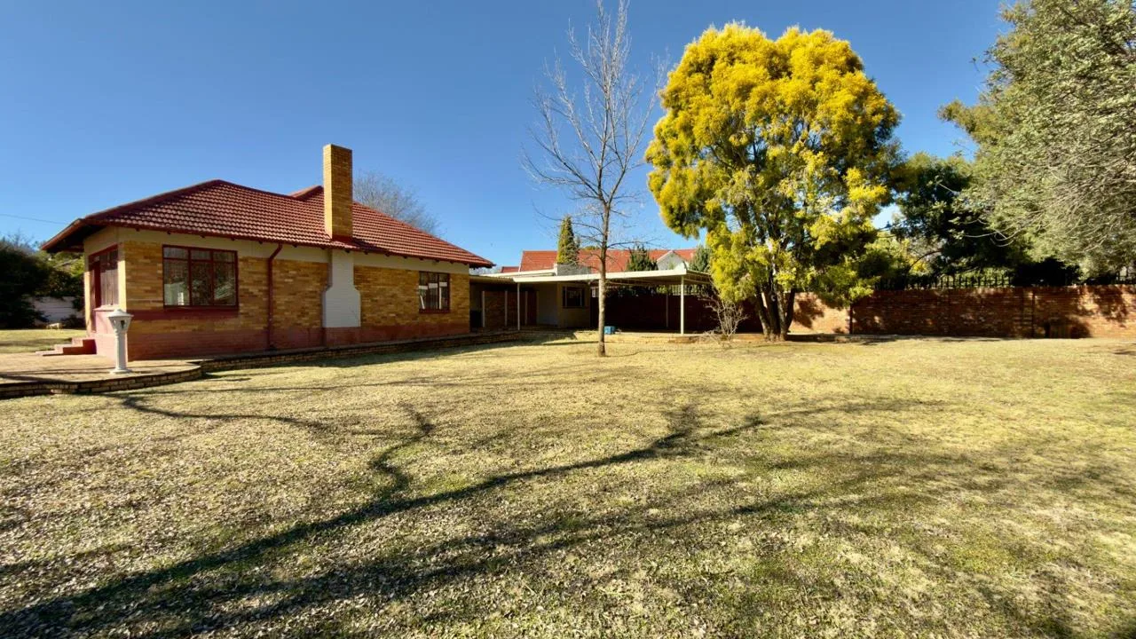 3 Bedroom House for sale in Stilfontein Ext 4