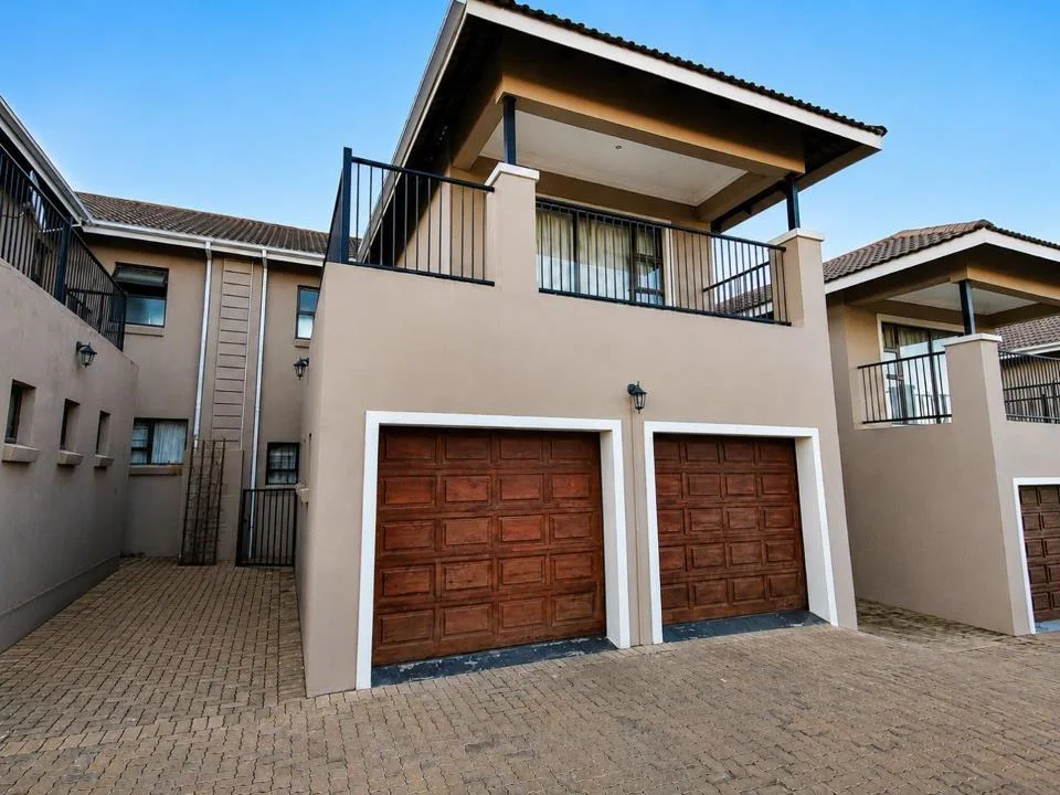 4 Bedroom Townhouse for sale in Shellyvale