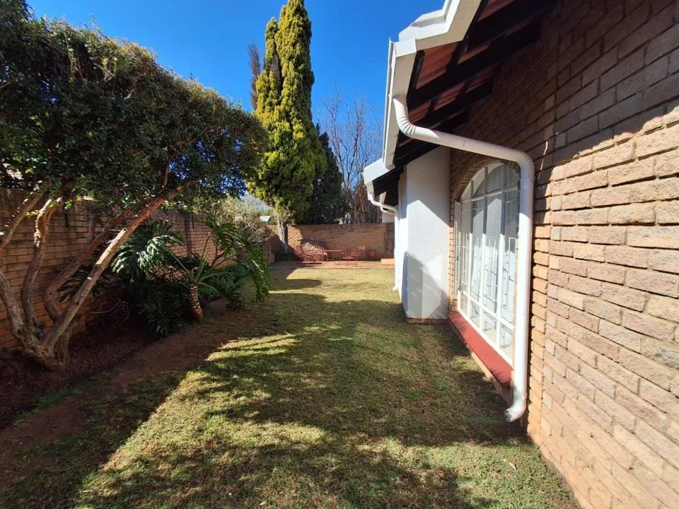 3 Bedroom Townhouse for sale in Dassie Rand