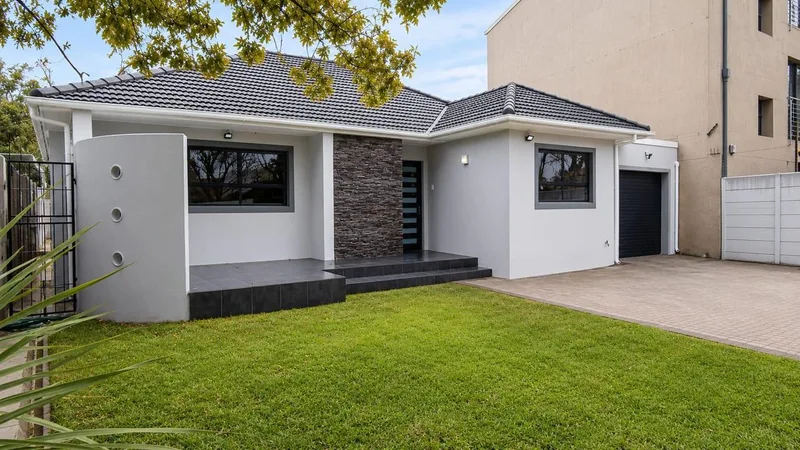 4 Bedroom House for sale in Kenilworth