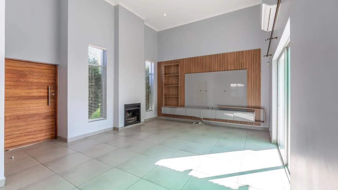 4 Bedroom House for sale in Parklands North