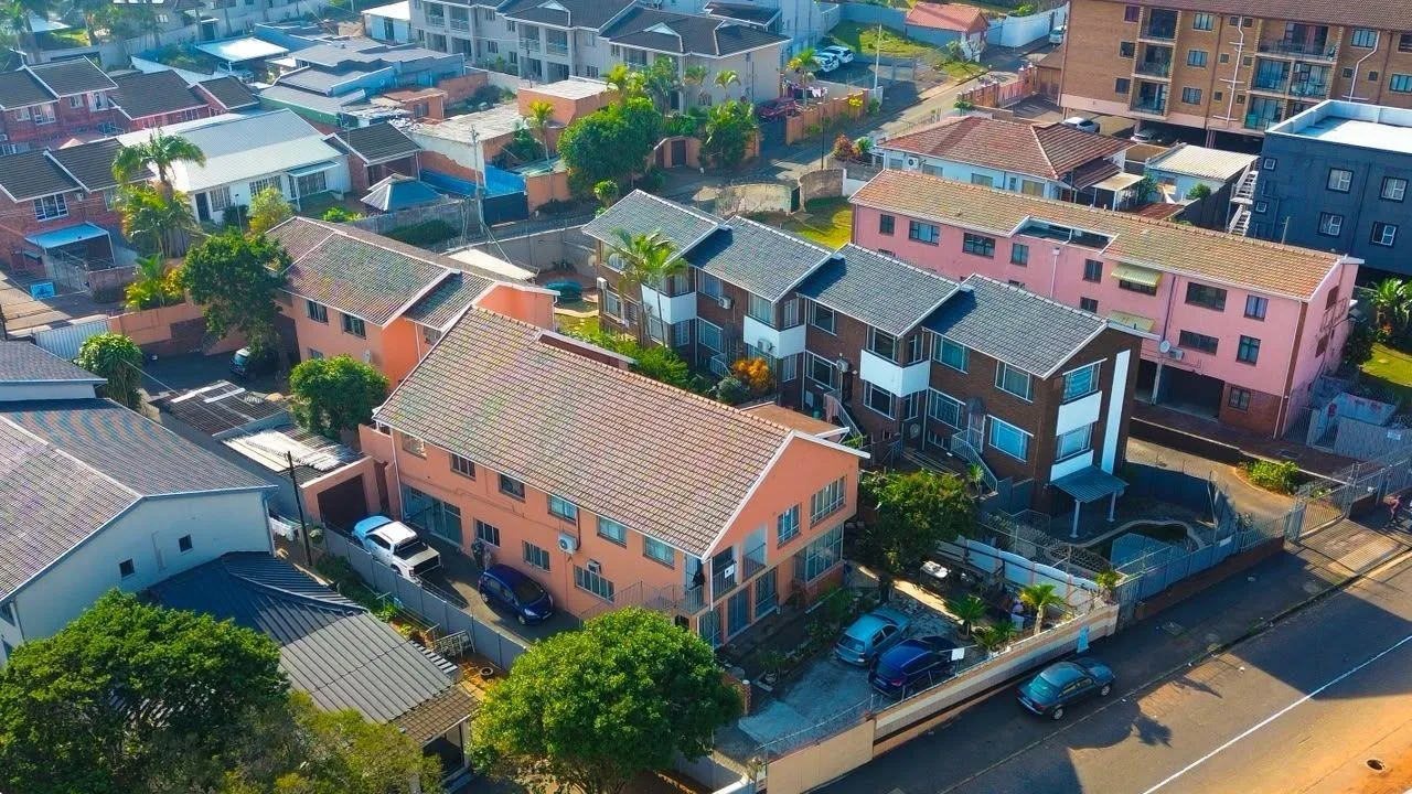 16 Bedroom House for sale in Musgrave