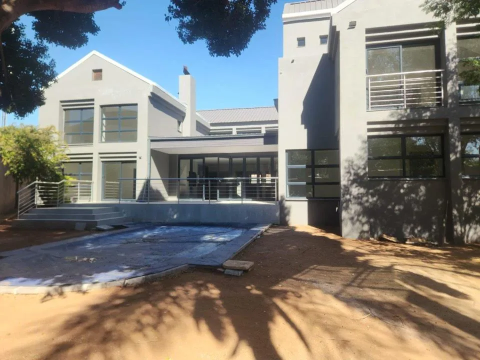 5 Bedroom House for sale in Silwerkruin