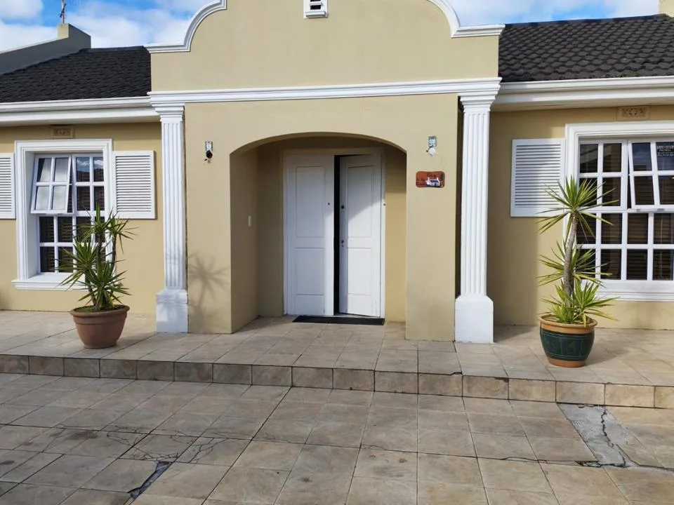 7 Bedroom House for sale in Surrey Estate