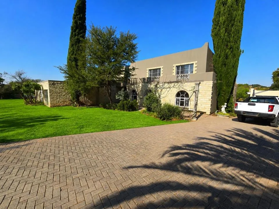 14 Bedroom House for sale in Rayton