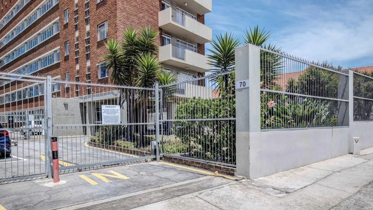 2 Bedroom Apartment / flat for sale in Richmond Hill