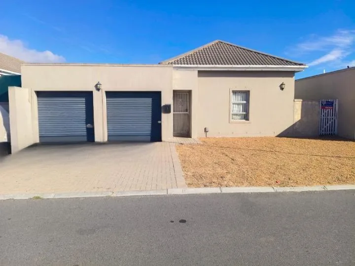 3 Bedroom House for sale in Zonnendal