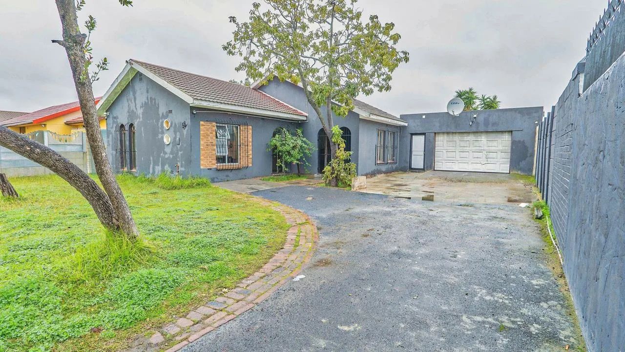 4 Bedroom House for sale in Summerville