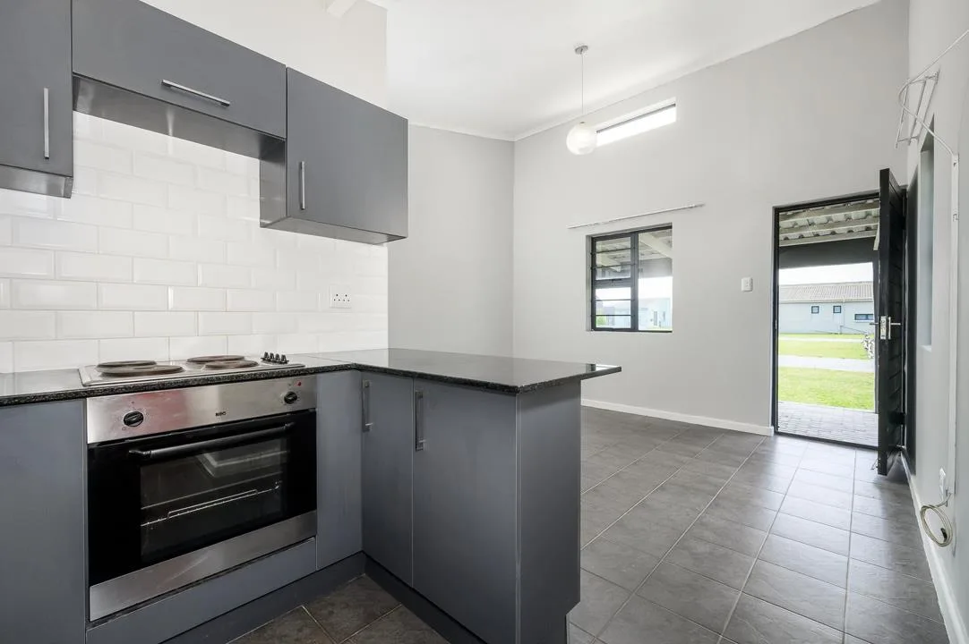 2 Bedroom Townhouse for sale in Parsonsvlei
