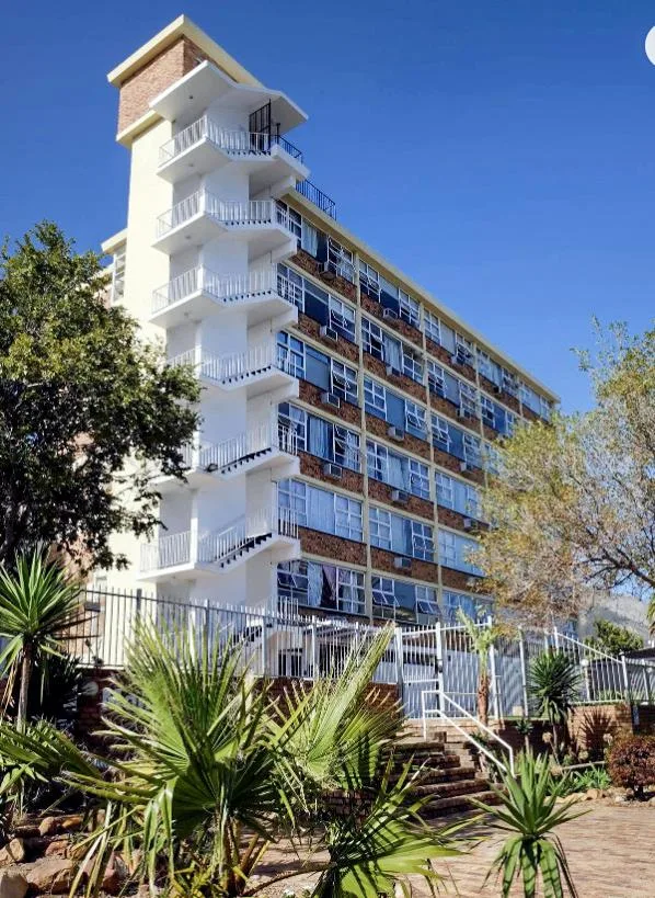 0.5 Bedroom Apartment / flat for sale in Sea Point
